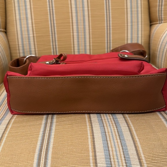 Fun Roots nylon shoulder crossbody bag with generous pockets. - Picture 4 of 10